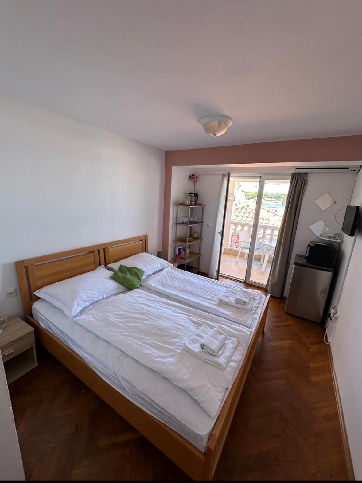 Apartments&Rooms Sara- Petrčane Buitenkant foto